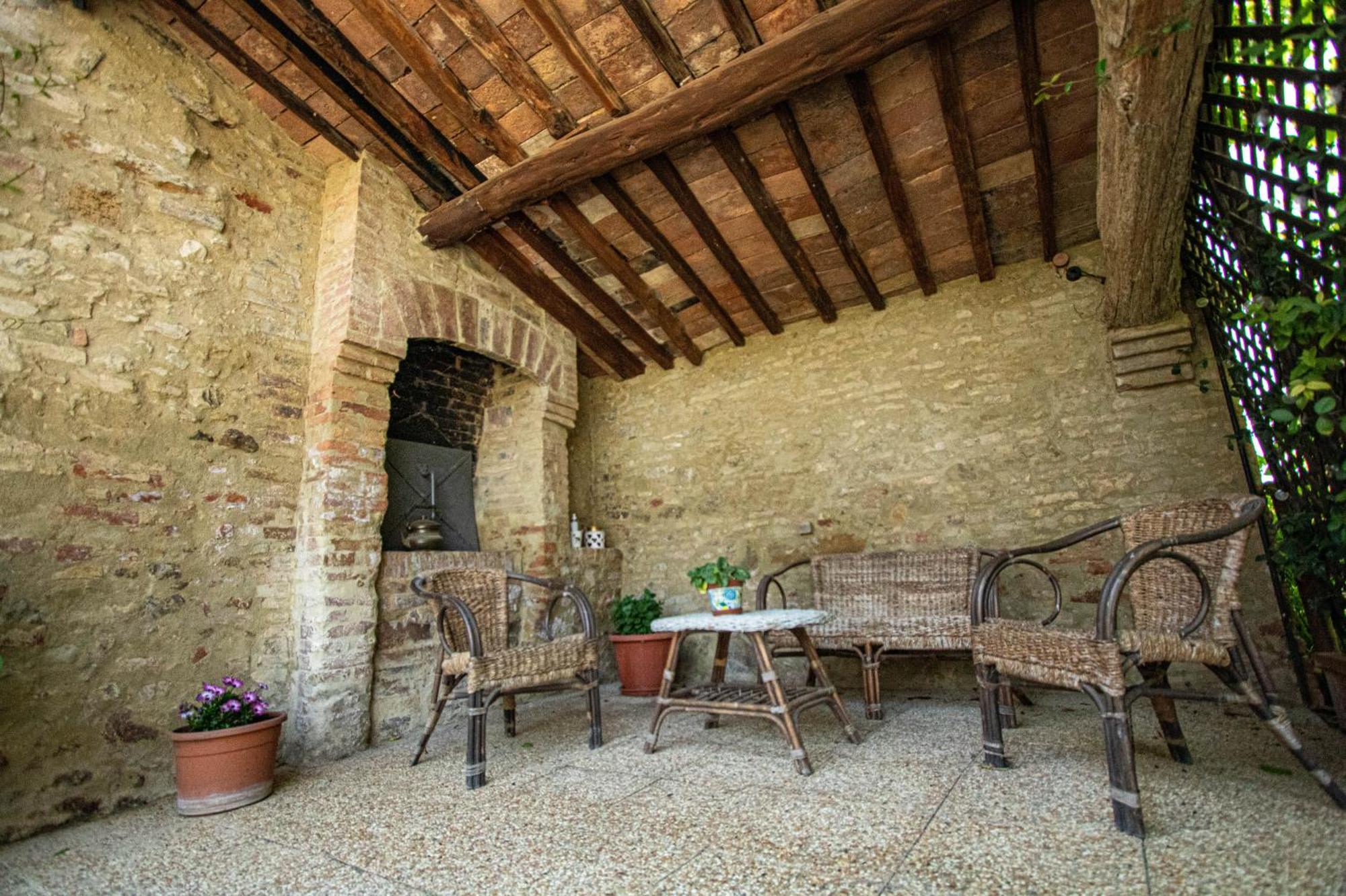 Agriturismo Biofattoria L'Upupa Montalcino Exterior foto